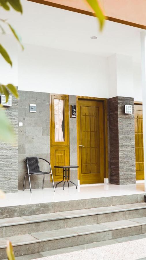 Hotel Kaliu Pacitan Exterior photo